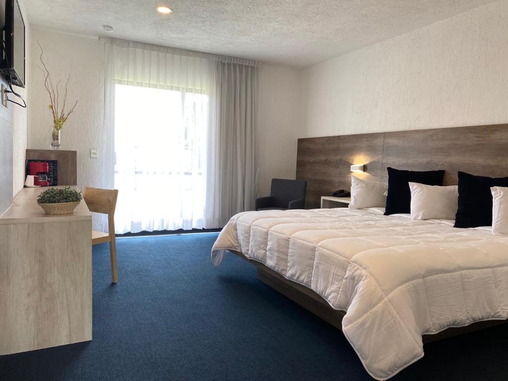 Hotel Aeropuerto Morelia Alvaro Obregon Buitenkant foto
